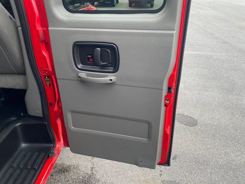 Used 2019 Chevrolet Express 3500 LS RWD image 22
