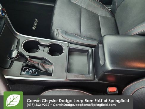 Used 2016 Toyota Camry SE image 29