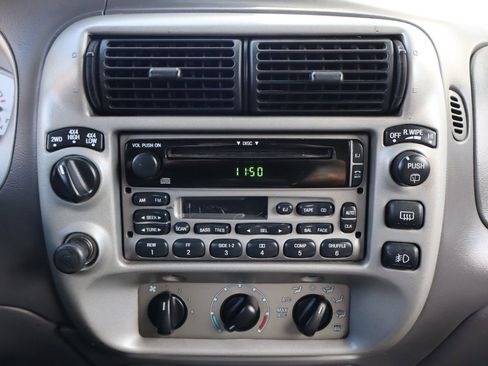 Used 2001 Ford Explorer Sport image 31