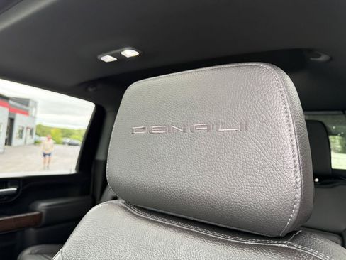 Used 2021 GMC Sierra 2500 Denali w/ Denali Ultimate Package AWD/4WD image 17