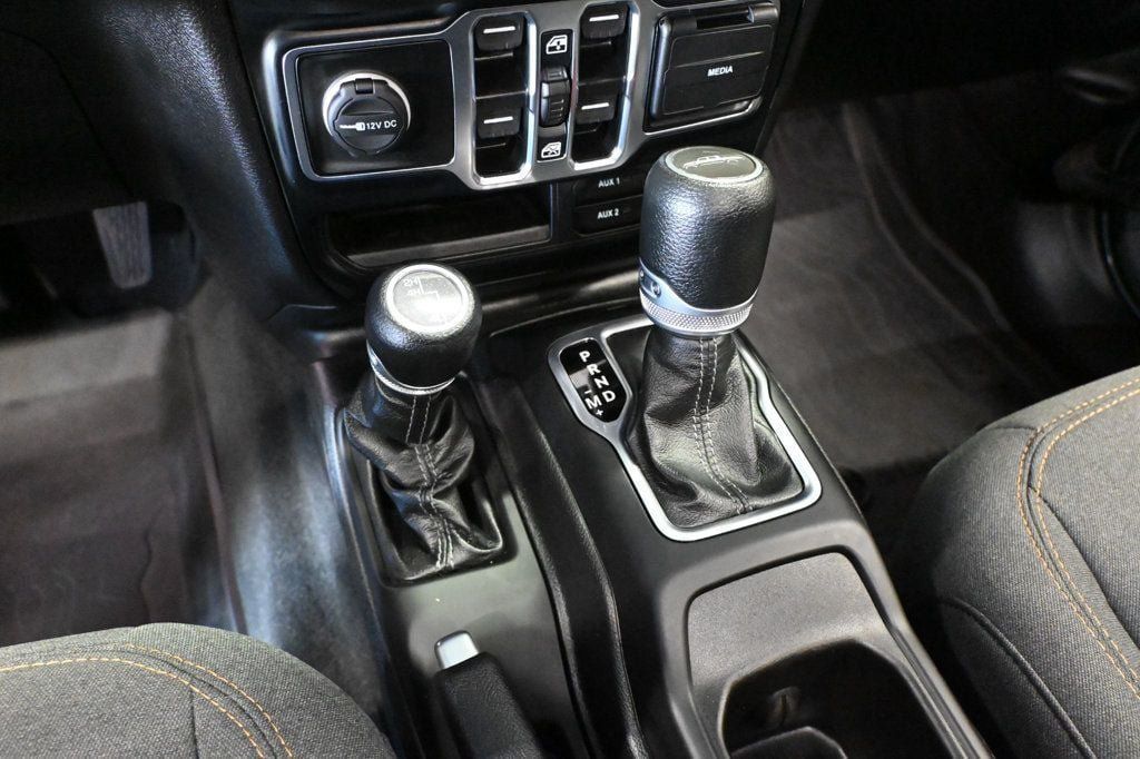 Used 2024 Jeep Gladiator Sport AWD/4WD image 17
