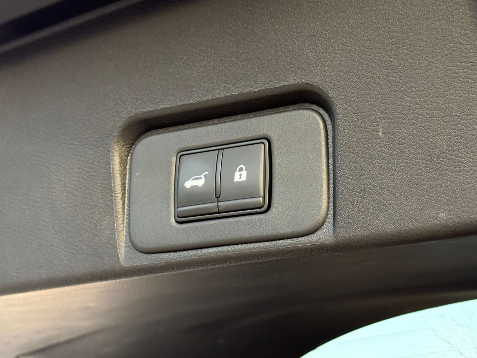 Used 2026 Nissan Rogue SV FWD image 22