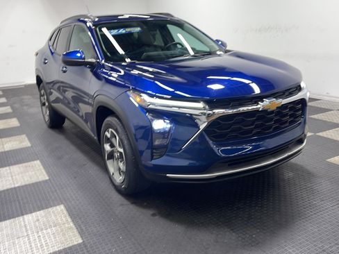 Used 2024 Chevrolet Trax LT w/ Driver Confidence Package FWD image 23