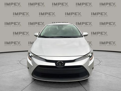 Used 2025 Toyota Corolla LE image 8