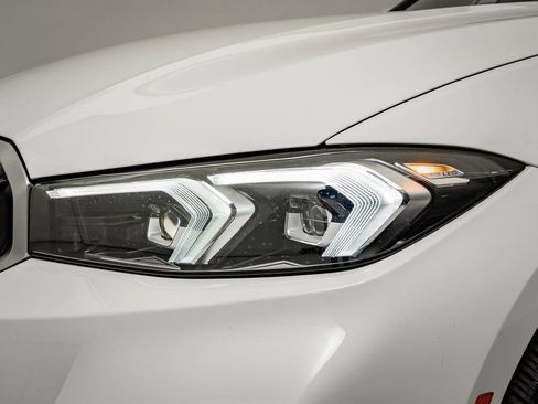 Used 2024 BMW 330i xDrive Sedan w/ Premium Package image 15