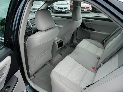 Used 2015 Toyota Camry LE FWD image 21