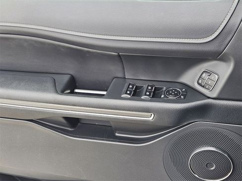 Used 2024 Ford Expedition Max XLT image 18