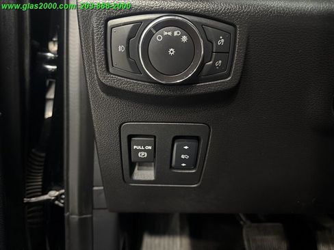 Used 2018 Ford Expedition XLT image 28