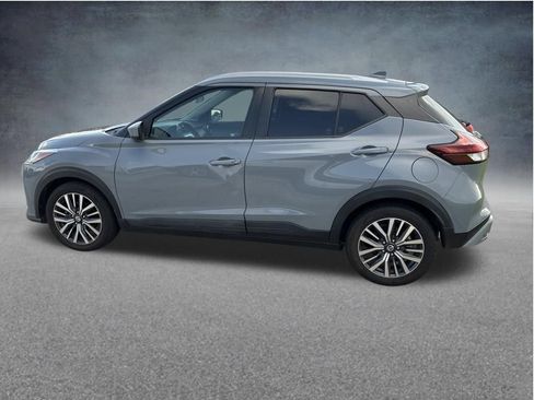 Used 2021 Nissan Kicks SV FWD image 10