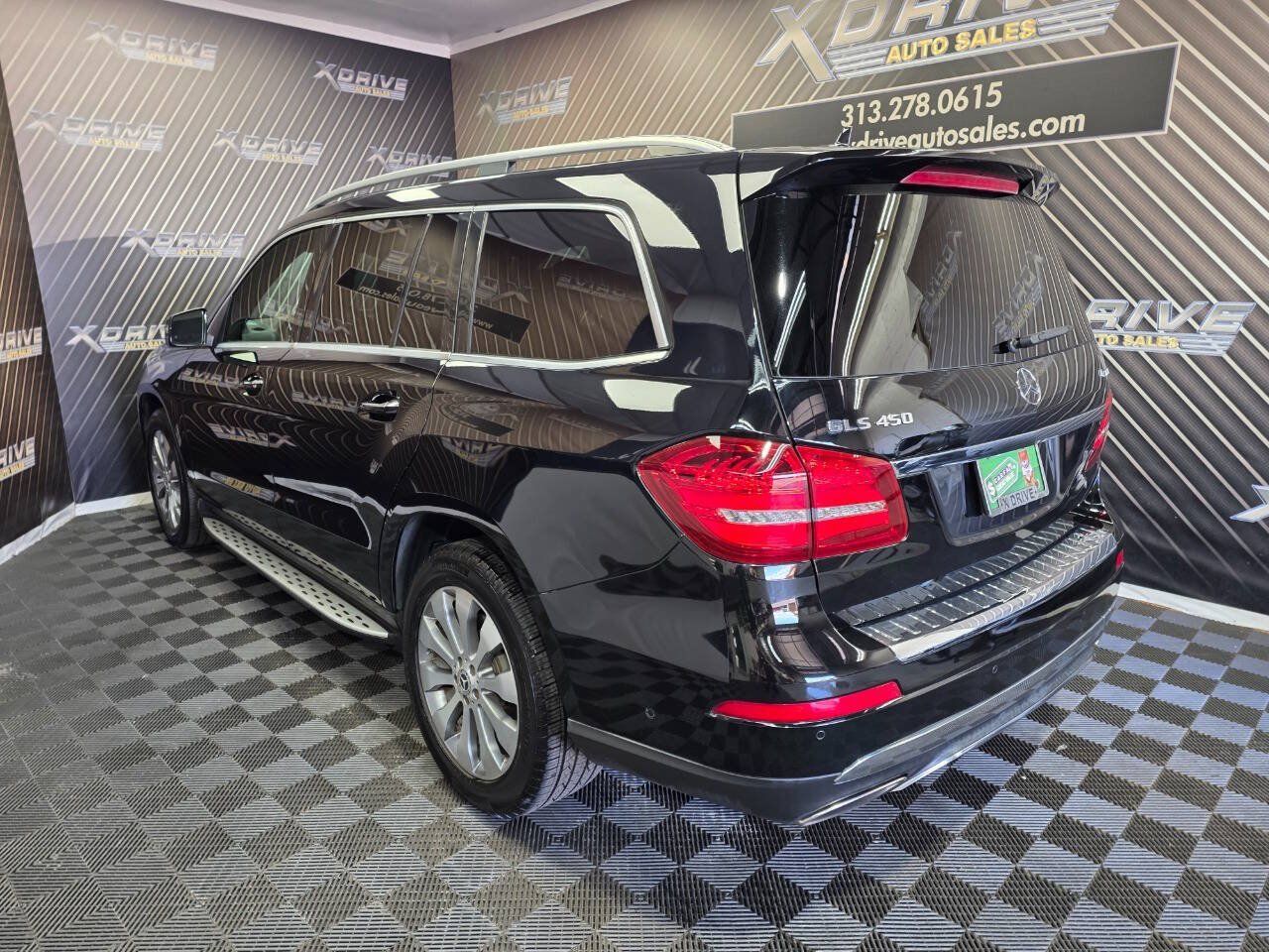 Used 2017 Mercedes-Benz GLS 450 4MATIC w/ Premium Package image 11