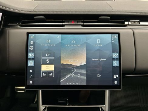 New 2026 Land Rover Range Rover SE AWD/4WD image 13