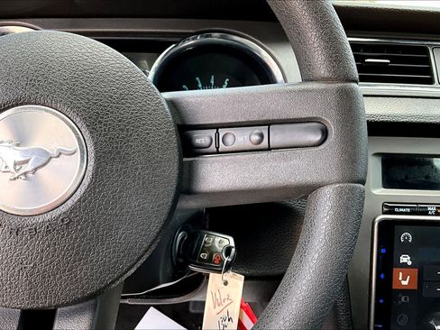 Used 2012 Ford Mustang Coupe RWD image 25