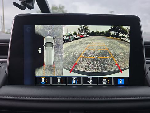 Certified 2022 Chevrolet Tahoe Z71 w/ Luxury Package image 23