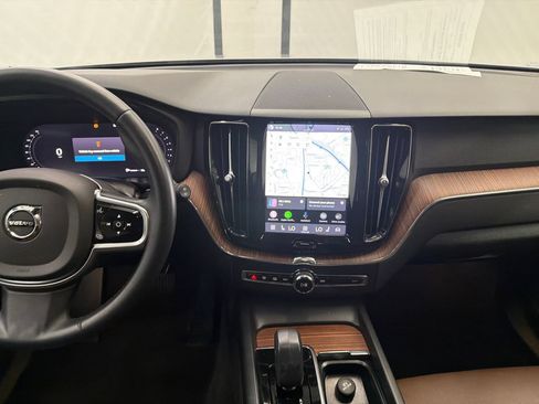 Used 2023 Volvo XC60 B5 Plus FWD image 31