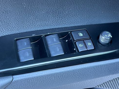 New 2026 Toyota Camry SE FWD image 11