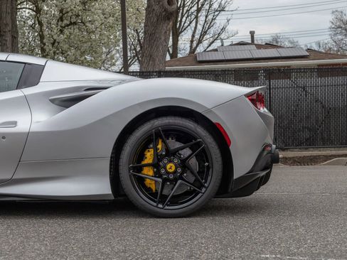 Used 2022 Ferrari F8 Tributo RWD image 26