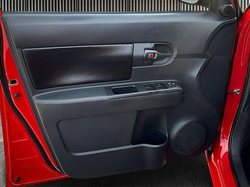 Used 2015 Scion xB image 22