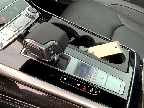 New 2025 Audi Q7 3.0T Prestige image 7