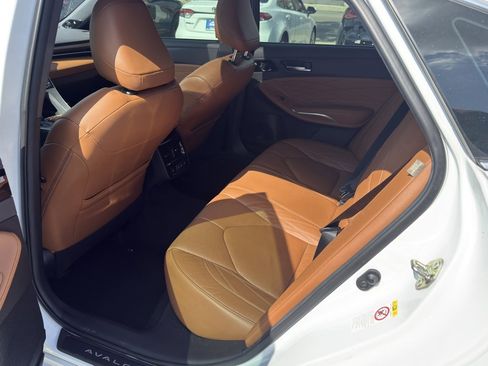 Used 2019 Toyota Avalon Limited w/ Advanced Safety Package image 12