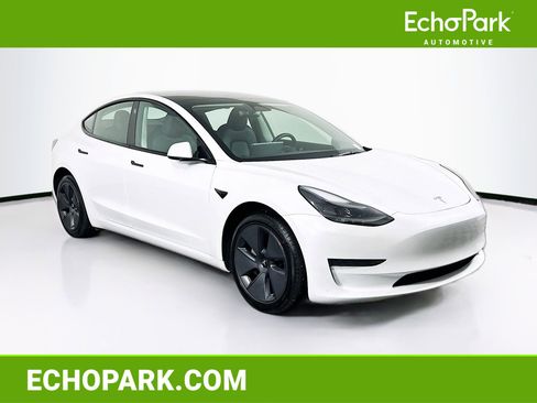 Used 2023 Tesla Model 3 Standard Range image 1