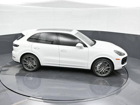 Certified 2022 Porsche Cayenne Turbo image 31