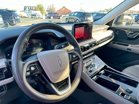 Used 2022 Lincoln Aviator Reserve w/ Elements Package Plus image 10