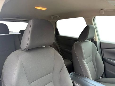 Used 2024 Nissan Rogue S FWD image 27