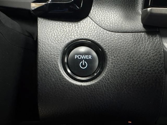 Used 2025 Toyota Camry SE FWD image 15
