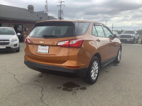 Used 2019 Chevrolet Equinox LS FWD image 9