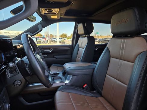 Used 2024 Chevrolet Silverado 1500 High Country image 28