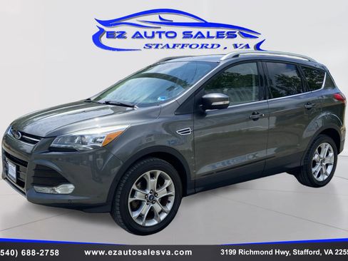 Used 2016 Ford Escape Titanium w/ Equipment Group 301A AWD/4WD image 9