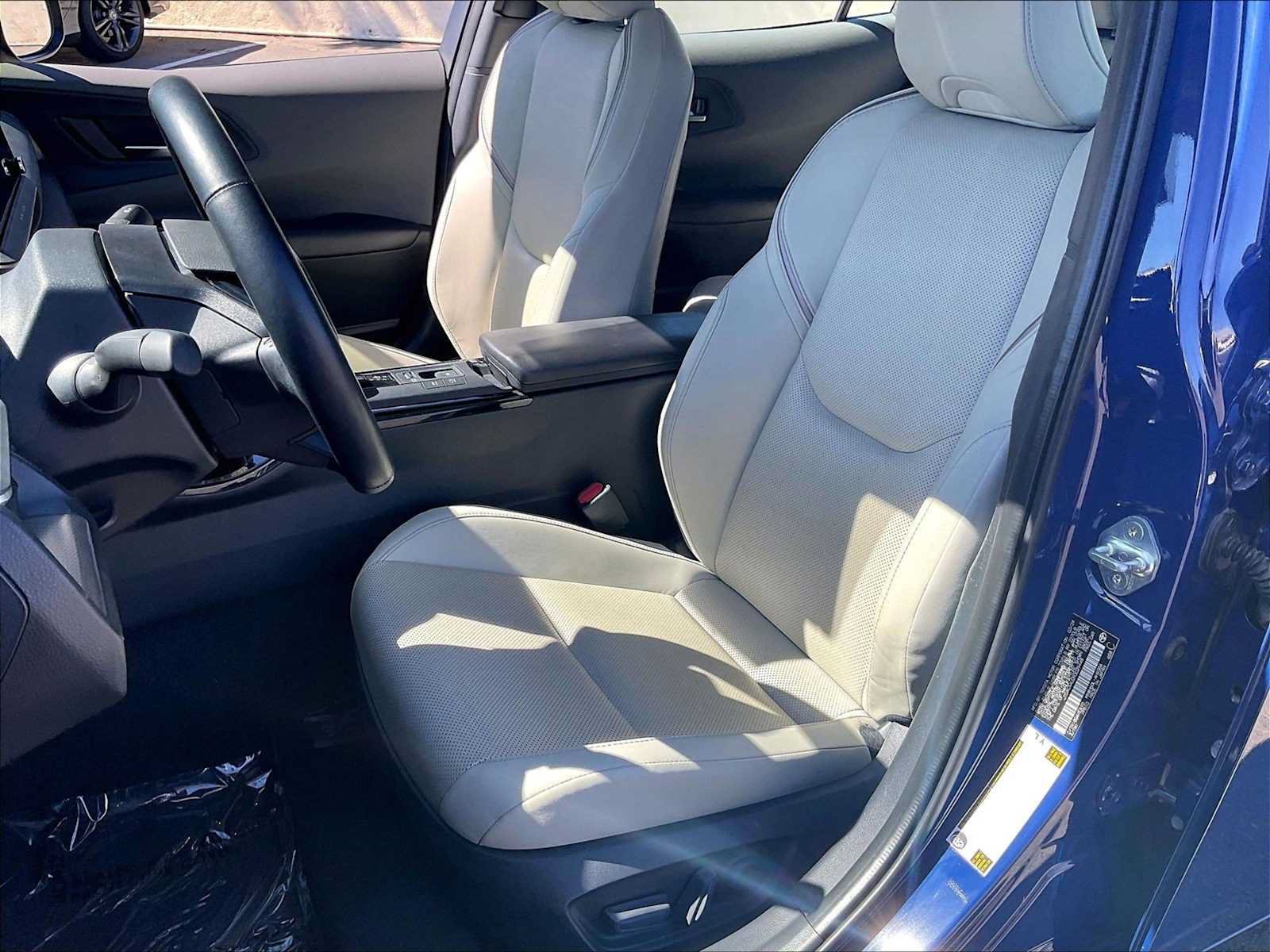 Used 2024 Toyota Prius XLE FWD image 26