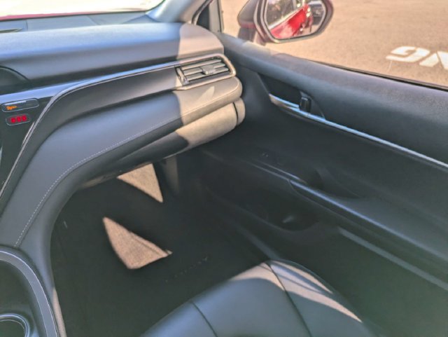 Used 2021 Toyota Camry SE w/ Convenience Package FWD image 20