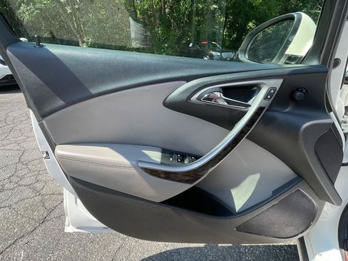 Used 2012 Buick Verano FWD image 16
