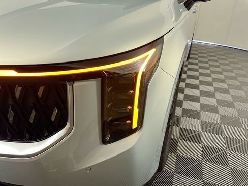 New 2026 Kia Carnival EX FWD image 11