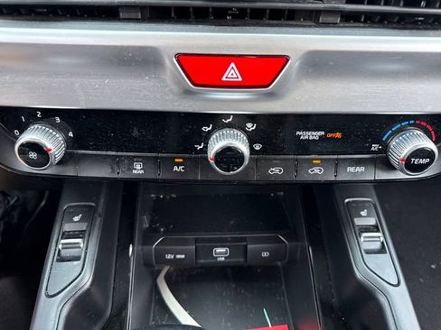 Used 2021 Kia Telluride S AWD/4WD image 32