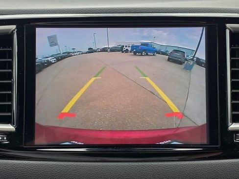 Certified 2025 Chrysler Pacifica Select FWD image 31