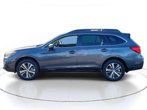 Used 2018 Subaru Outback 2.5i Limited image 3