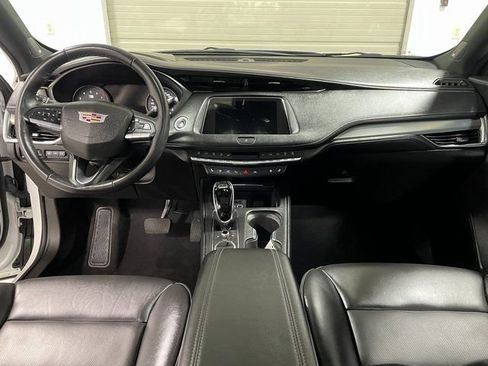 Used 2022 Cadillac XT4 Premium Luxury w/ Sun And Sound Package AWD/4WD image 13