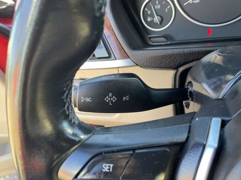 Used 2014 BMW 320i Sedan w/ Sport Package image 21