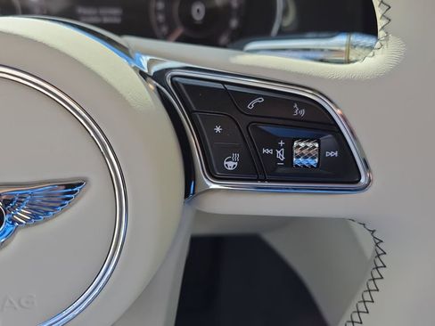 New 2025 Bentley Continental GTC image 32