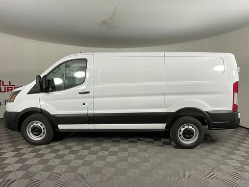 New 2026 Ford Transit 150 Low Roof w/ Load Area Protection Package RWD image 6