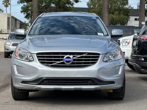 Used 2016 Volvo XC60 T5 Premier w/ Proximity Package FWD image 9