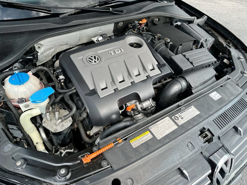 Used 2013 Volkswagen Passat TDI SEL Premium FWD image 26