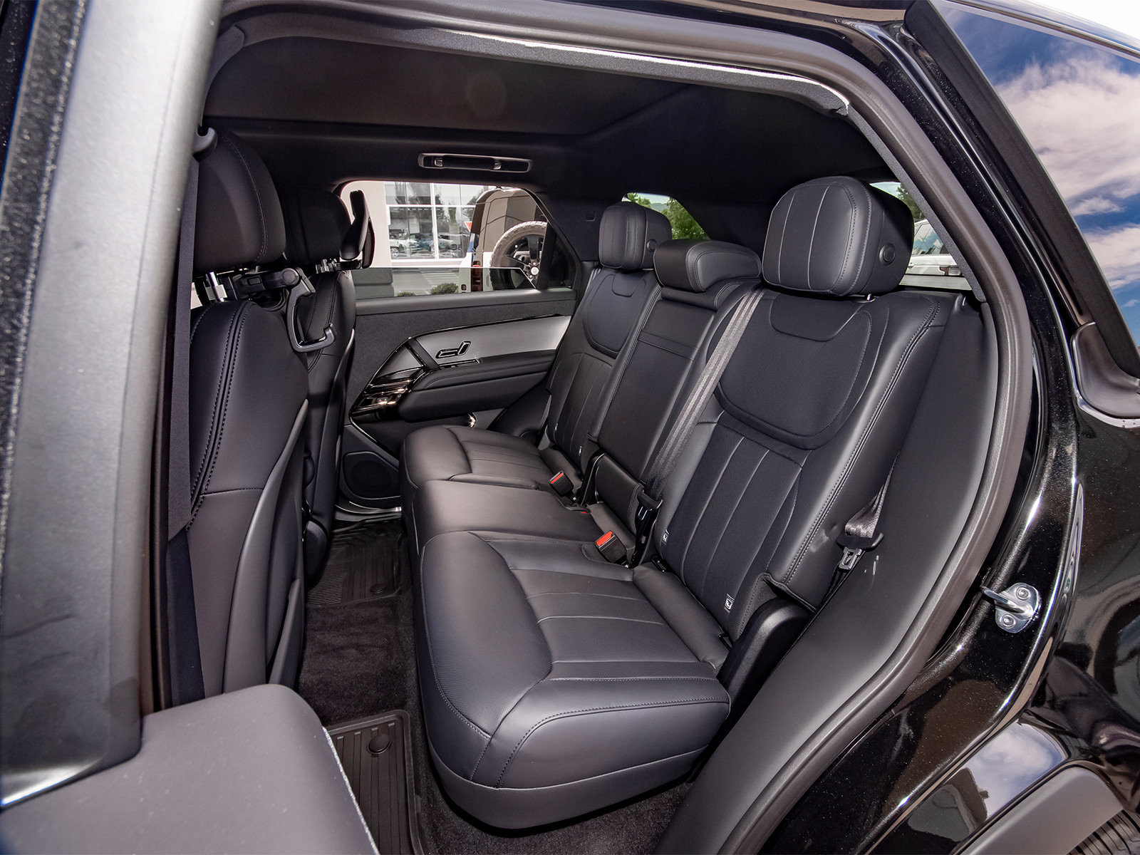 New 2026 Land Rover Range Rover Sport SE AWD/4WD image 43