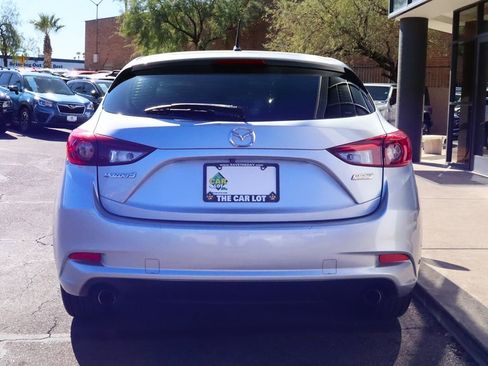 Used 2018 MAZDA MAZDA3 Touring image 11