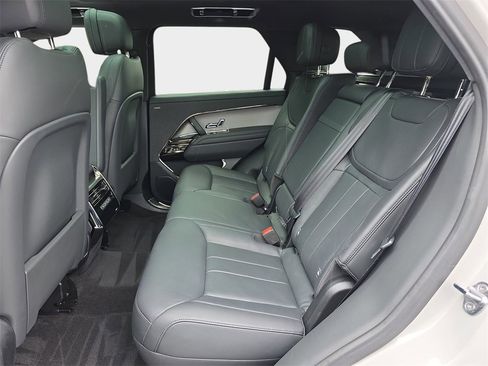 Used 2025 Land Rover Range Rover Sport SE image 17