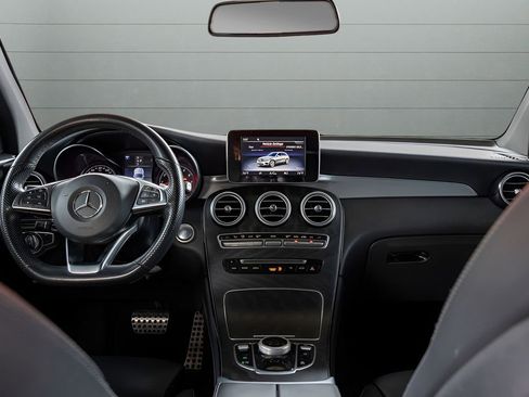 Used 2019 Mercedes-Benz GLC 300 image 23