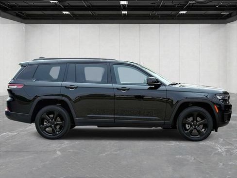Used 2023 Jeep Grand Cherokee L Laredo AWD/4WD image 6