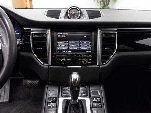 Used 2015 Porsche Macan S AWD/4WD image 18